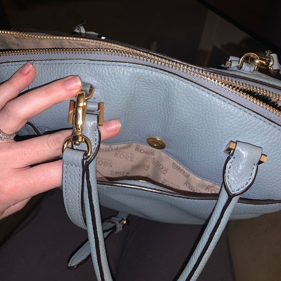 Michael Kors Riley Crossbody - Picture 3 of 7